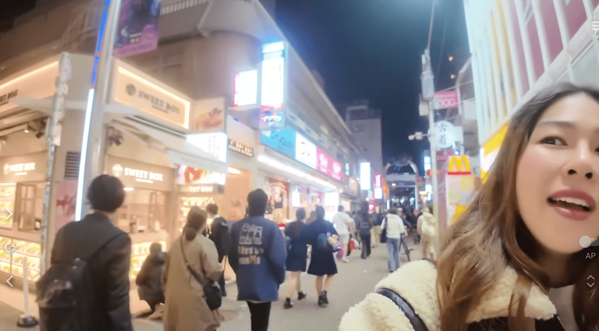 เดินเล่นยามค่ำคืนในโตเกียวกับโม่: จากฮาราจูกุ (Harajuku)) สู่ชิบุย่า (Shibuya) ที่สว่างไสว 🌃